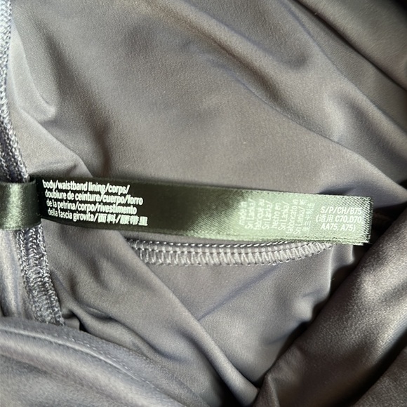 Victoria’s Secret Sport Crossover Waistband Activewear Leggings Icy Purple Small - Picture 9 of 9